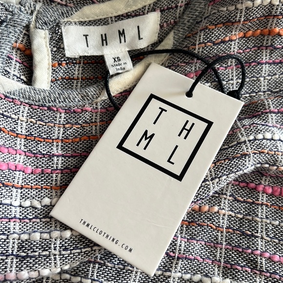 🔥1 hour sale. THML, Anthropologie, embroidered bell sleeve top, XS - Picture 3 of 7